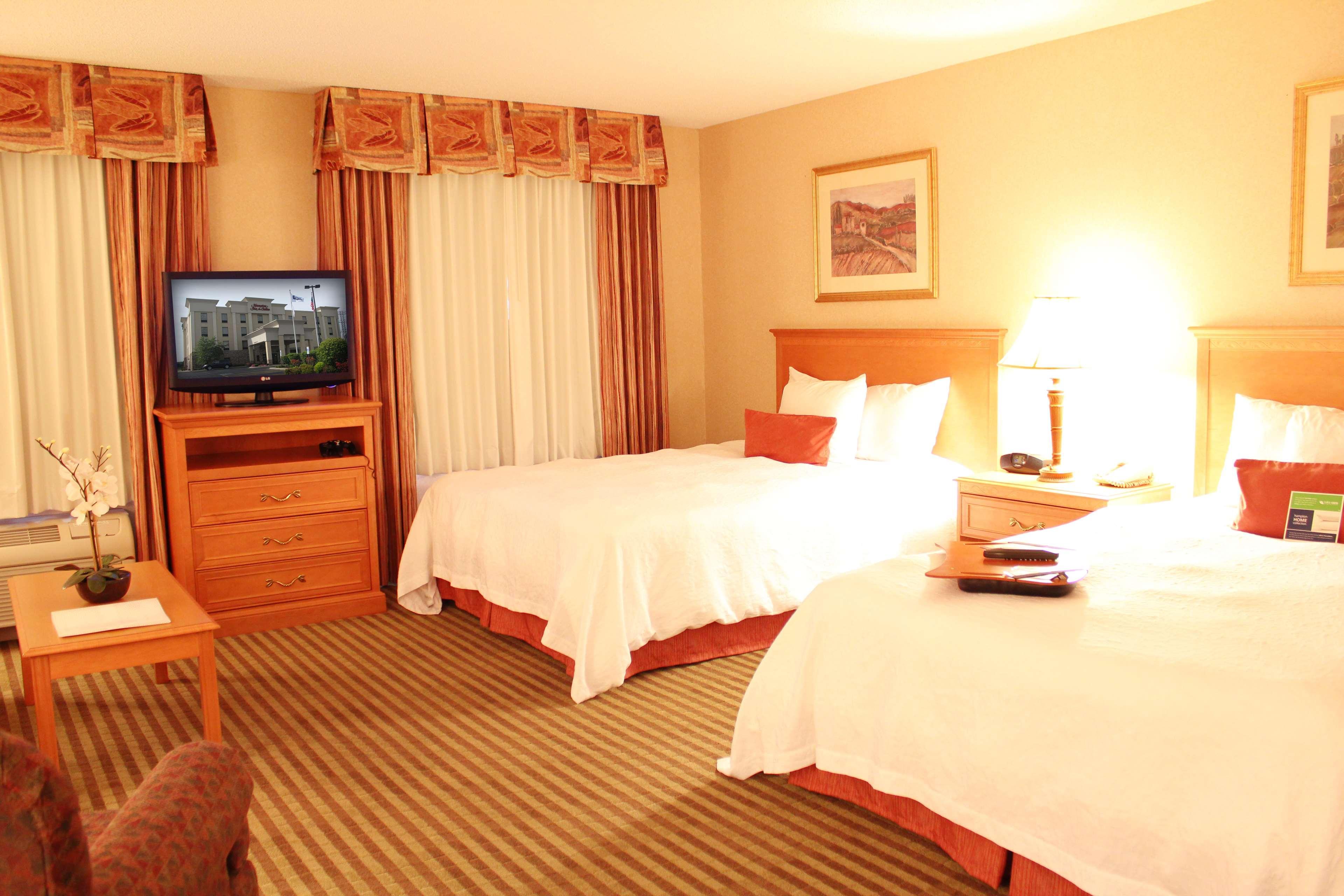 Hampton Inn & Suites Аддисон Экстерьер фото