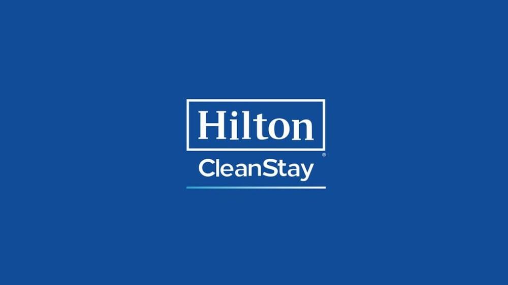 Hampton Inn & Suites Аддисон Экстерьер фото