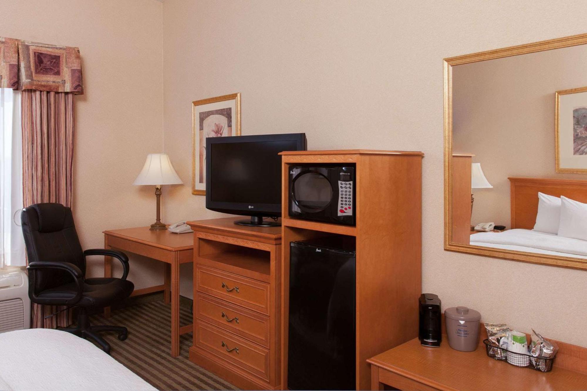 Hampton Inn & Suites Аддисон Экстерьер фото