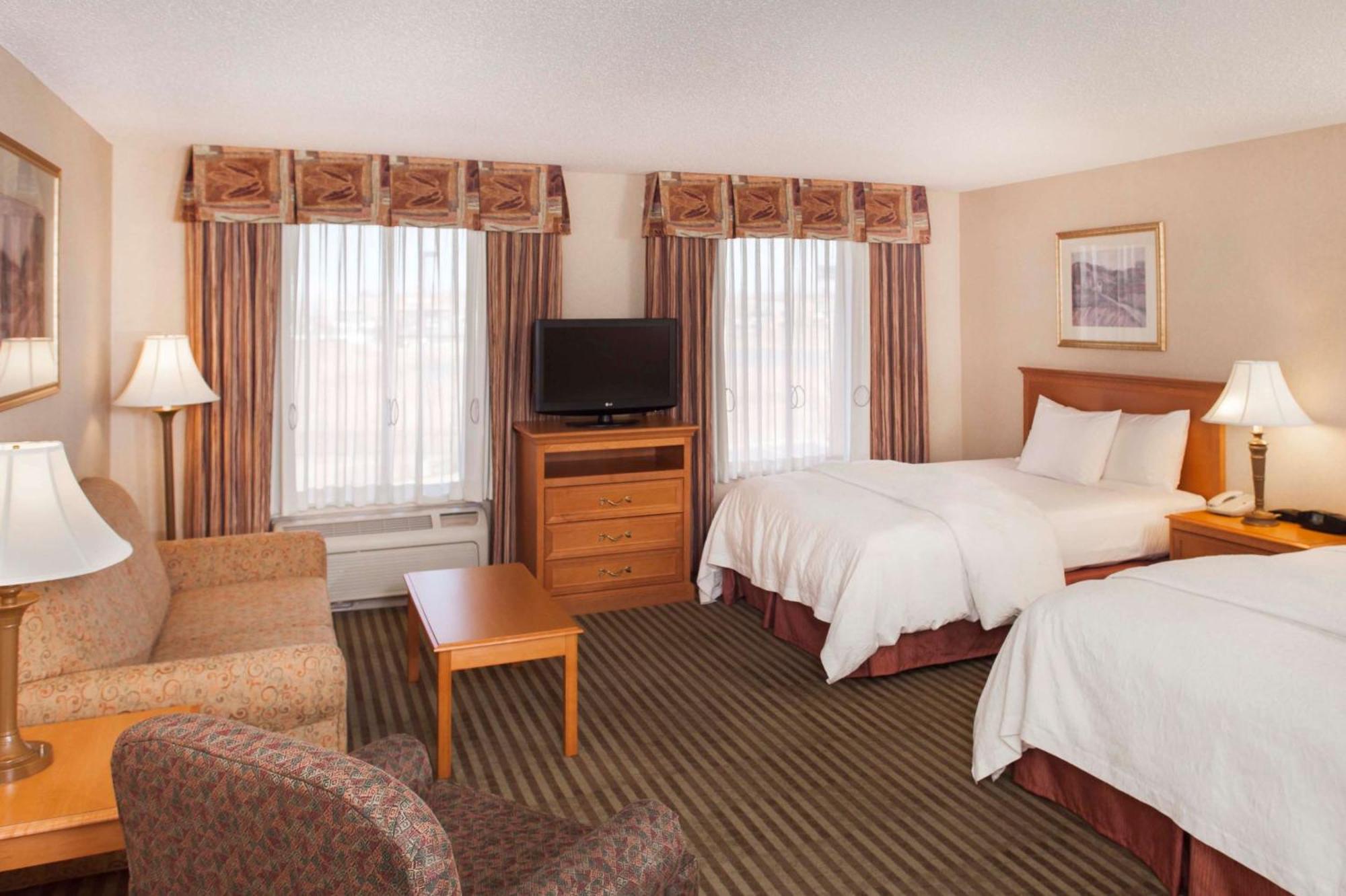 Hampton Inn & Suites Аддисон Экстерьер фото