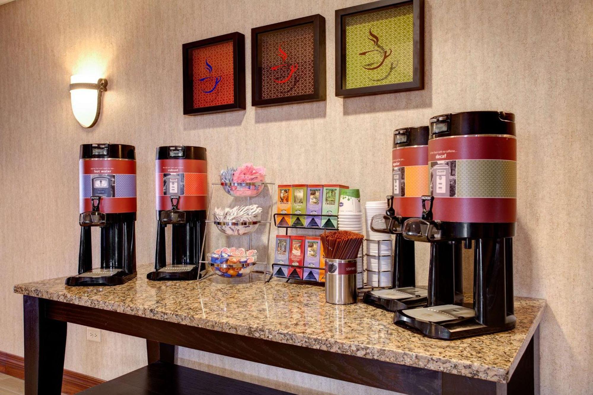 Hampton Inn & Suites Аддисон Экстерьер фото