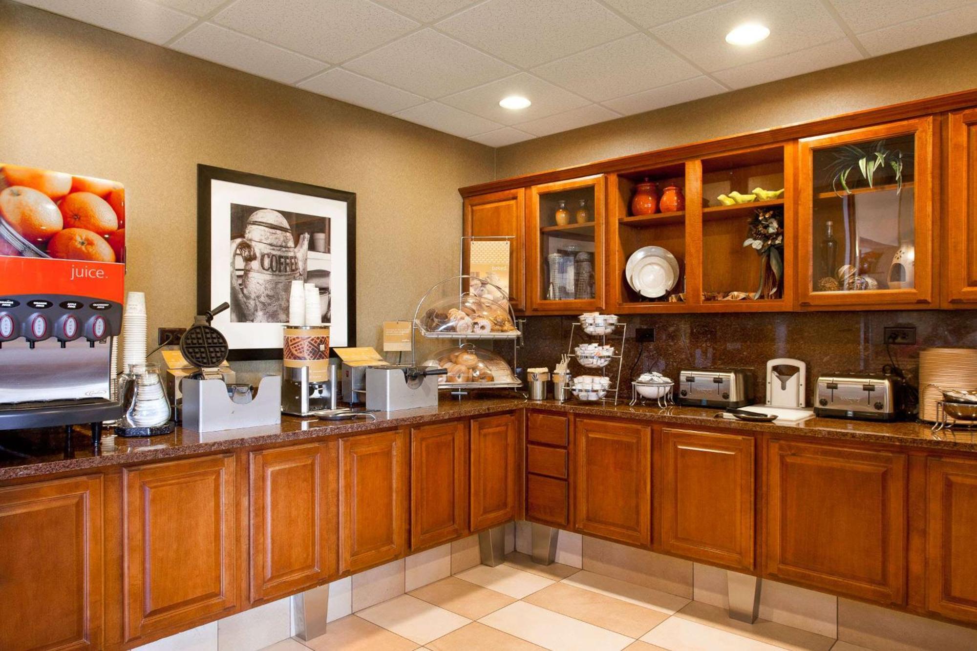 Hampton Inn & Suites Аддисон Экстерьер фото